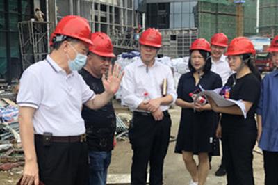 著名企业风水师裴翁为台州市天台县某房地产集团做风水策划。