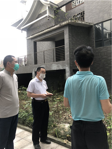 裴翁教授为四川省成都市某集团董事长别墅风水策划。
